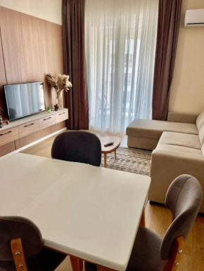 Jona lovely 2 bedroom 2 bathroom ap Free parking